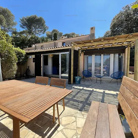 Mas Provencale A Sur Avec Acces Direct A La Villa