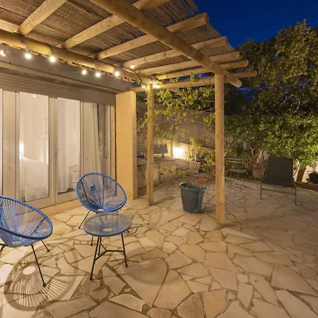 Villa Mas Provencale A Sur Avec Acces Direct A La Cavalaire-sur-Mer