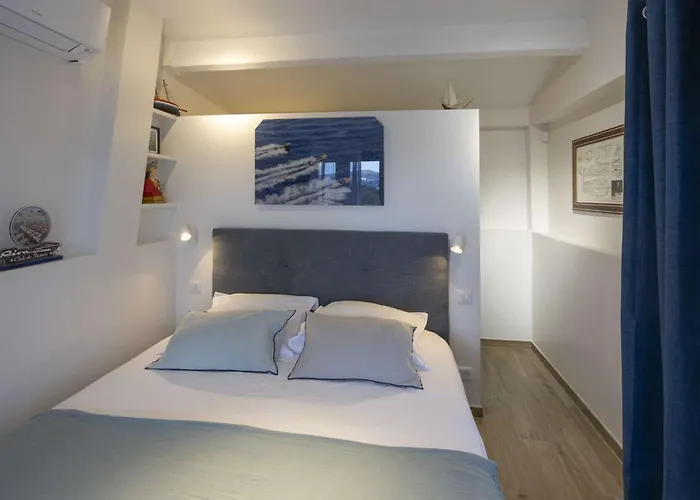 Villa Mas Provencale A Sur Avec Acces Direct A La Cavalaire-sur-Mer
