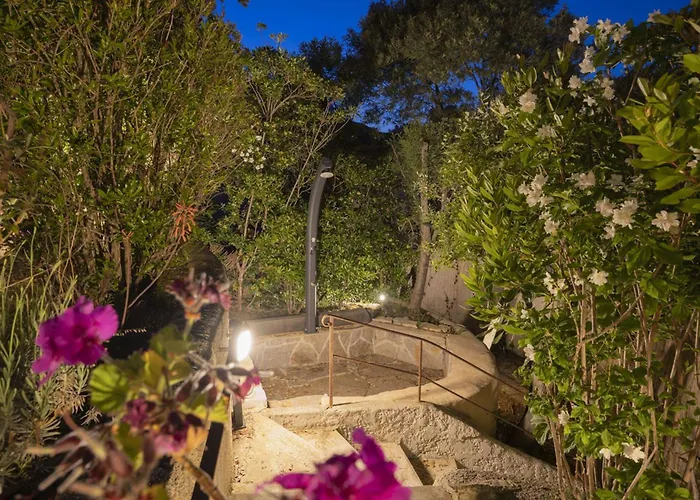 Mas Provencale A Sur Avec Acces Direct A La Villa
