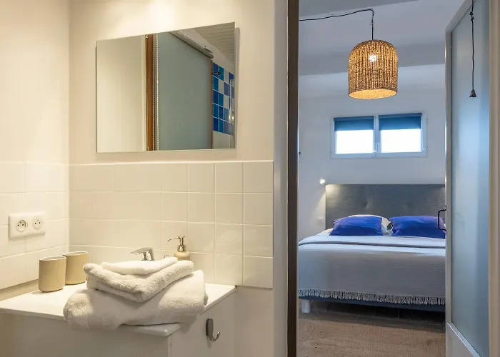 Mas Provencale A Sur Avec Acces Direct A La Villa *